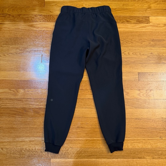 Lululemon On The Fly Jogger Black - Size 4 - Picture 5 of 7